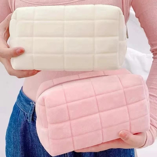 Large fur makeup bag - large,
